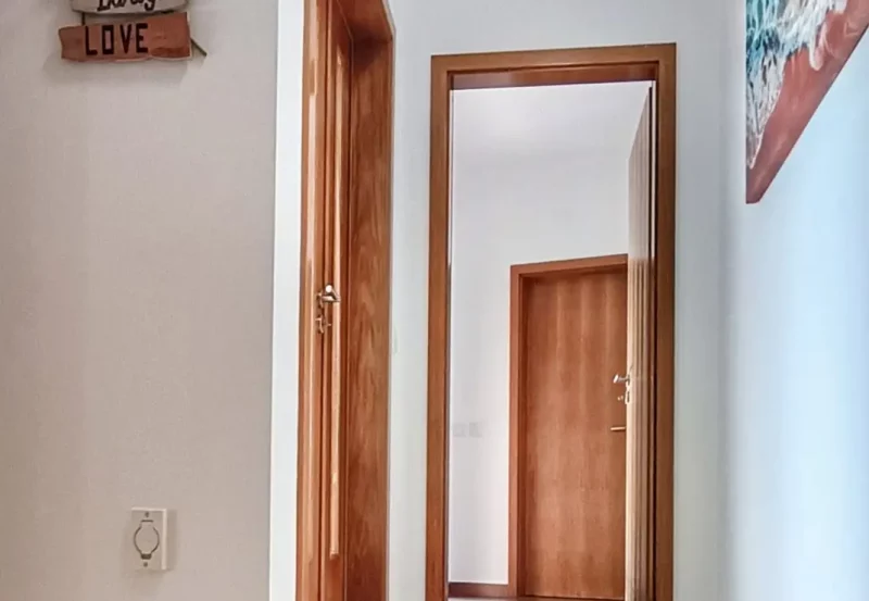 corridor_entrance_up
